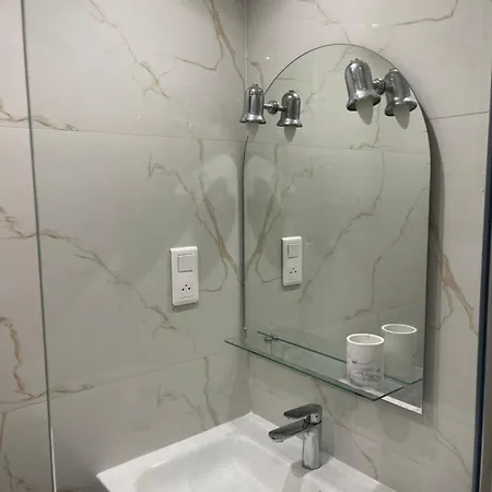 Lumineux à 2min De Là Appartamento