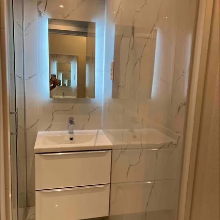 Lumineux A 2min De La Apartament Nicea